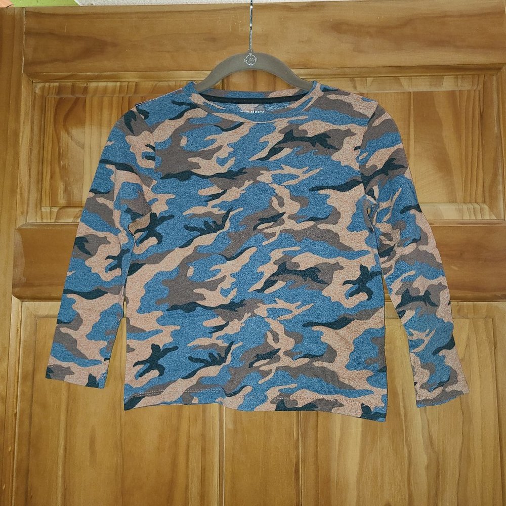 5/$30 Boys Old Navy Camouflaged Long Sleeve Shirt